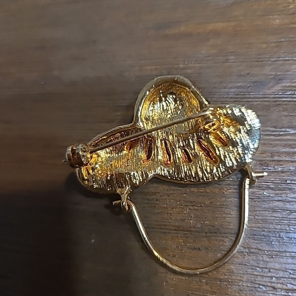 Red Hat Pin - Picture 4 of 4